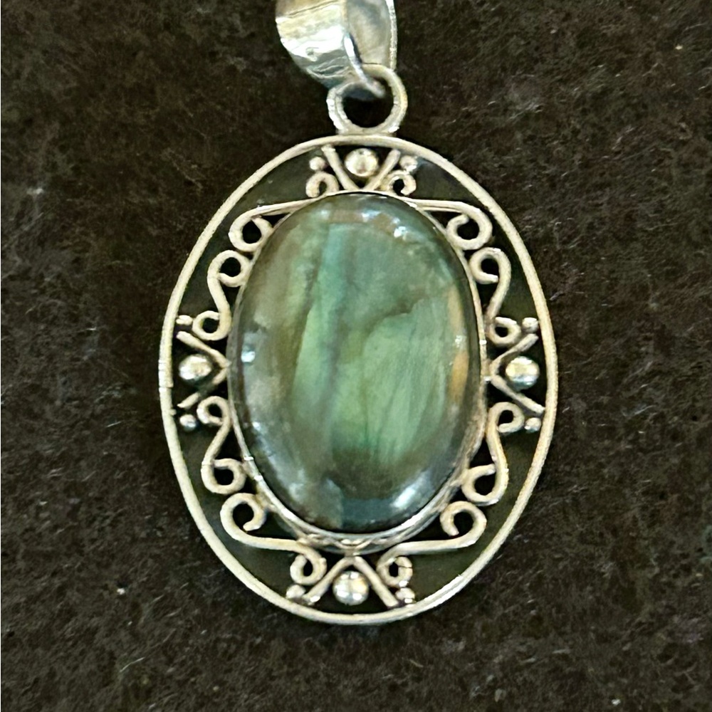 Labradorite pendent - Picture 5 of 5
